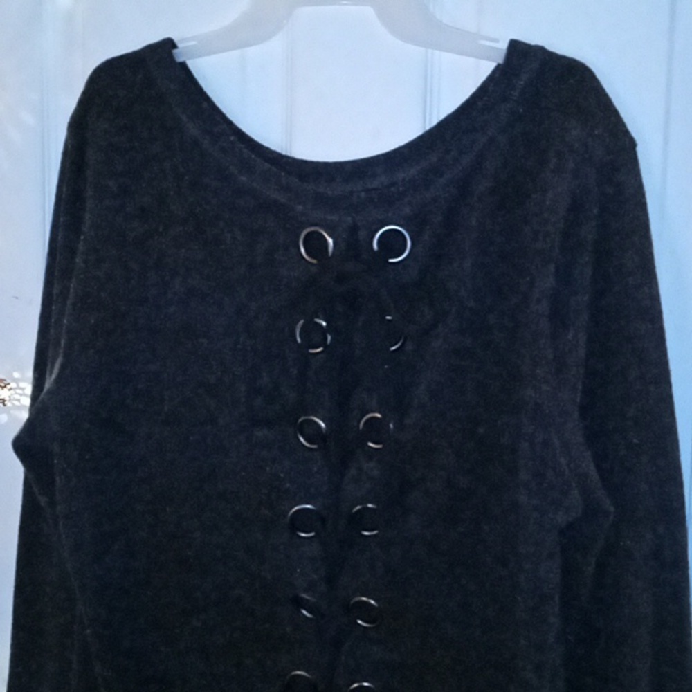 Sweater - Picture 2 of 4
